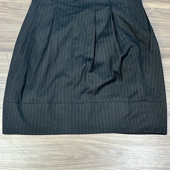 BCBG Maxazria Black Striped Short Pencil Skirt Ruffle Waist Size Small - Picture 15 of 16